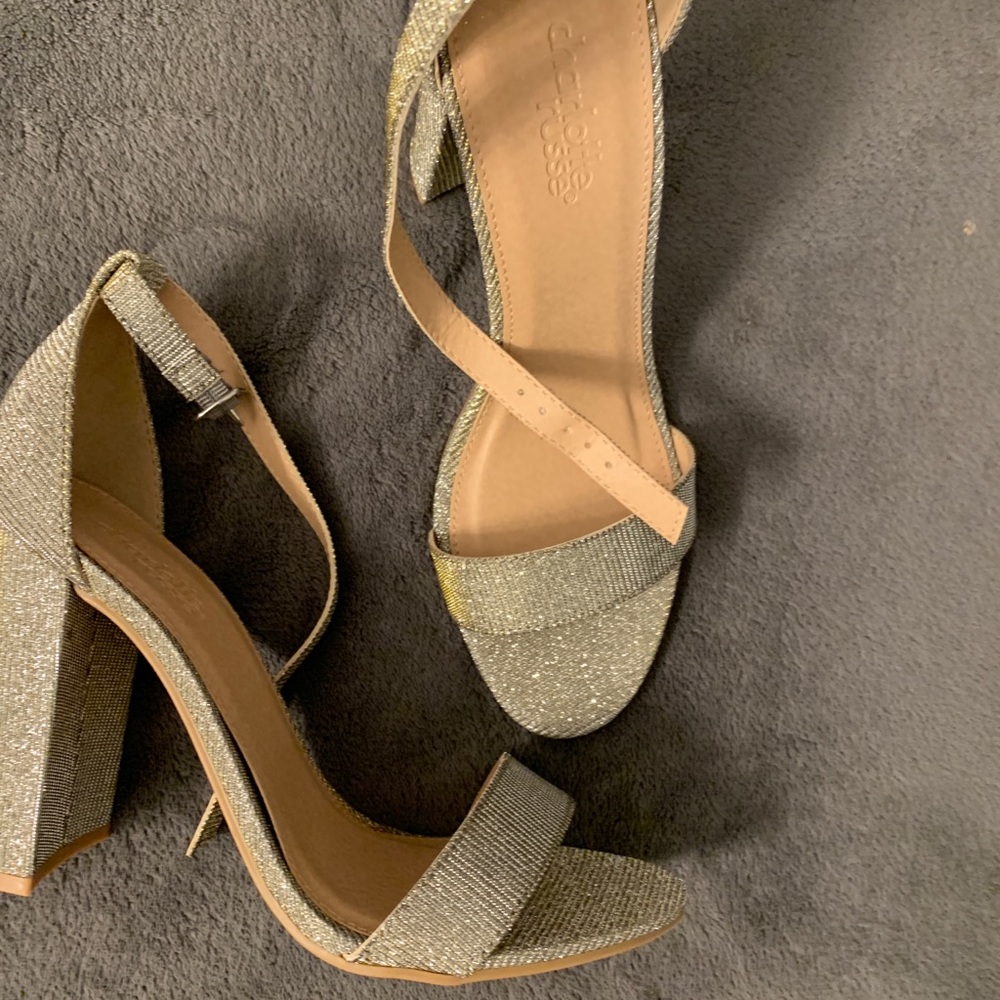 Silver heels - Picture 2 of 5